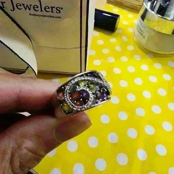 Beautiful Birthstones ring - Picture 1 of 5